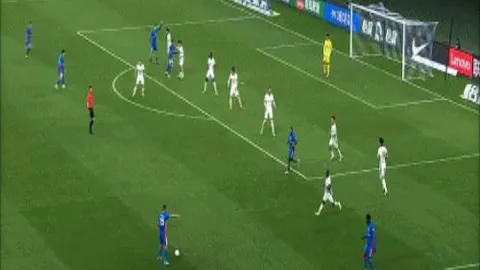 “山东泰山与成都蓉城中超较量裁判阵容揭晓”